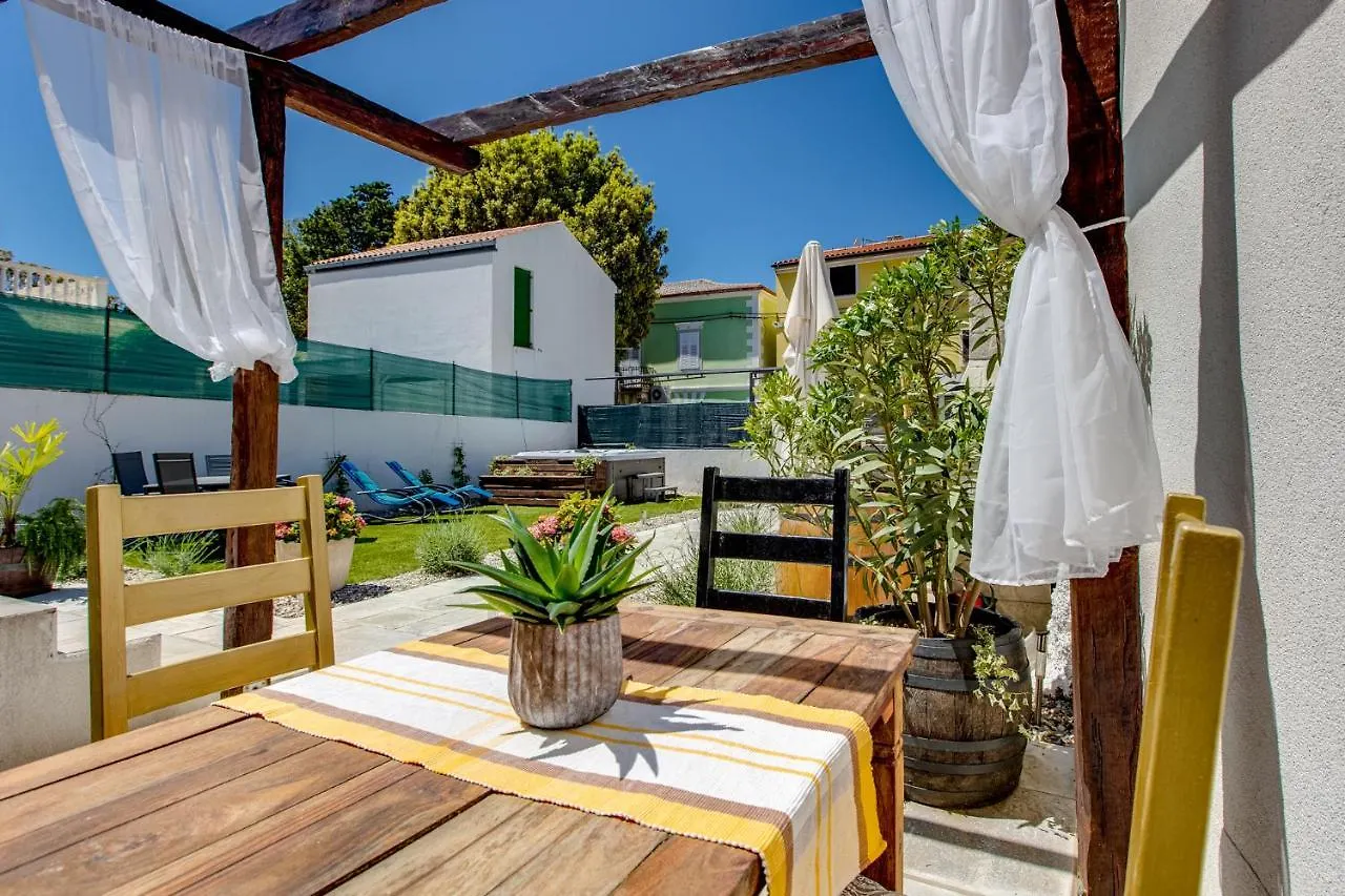 Apartments Mikulin Family Punat